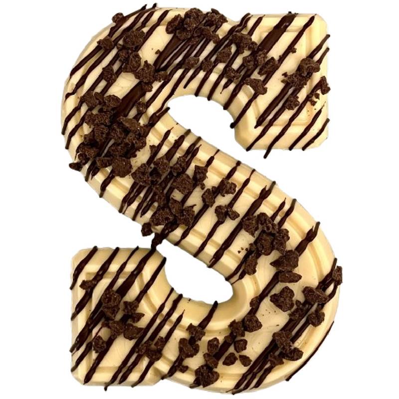Gevulde letter - Wit met slagroomvulling cookies & cream